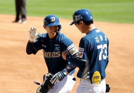 [フォト] 「2回表先制打点」キム・ハンビョル