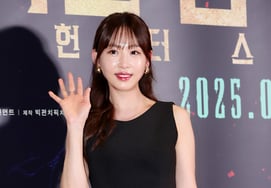 'Father's Passing' Kang Ye-won Shares Her Feelings After the Funeral: "When We Were Overwhelmed by Grief... Thank You for Your Warm Condolences" [Full Text]