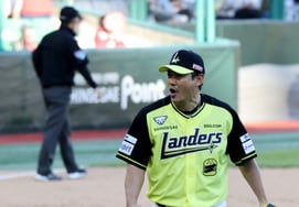 [フォト] 11回無失点の逆転投球でノ・ギョンウが歓声