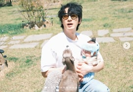 'Model♥' Yoon Park reveals his 100-day-old son wearing a helmet for the first time