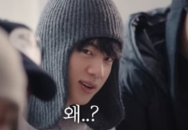 Daebang volleyball also torn apart! BTS Jin, a 'genius all-rounder' who excels in looks, sports, and variety shows.. Reactions explode