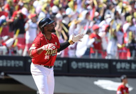 'Sensation' KIA's 'First KBO Debut At-Bat Home Run' Outsider Starts Again! Hanwha RYU Opponent Starting Lineup Announced, "Kim Do-young to DH Until Today (6th)" [Gwangju Field]