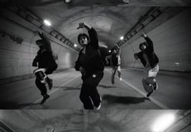 Cortis, in a trance with hundreds of fans in a tunnel... 'TNT' performance film released