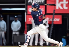 'Atonement two-run homer' Na Seung-yeop returns with home run explosion in second game back; Go Seung-min also delivers go-ahead two-RBI double [Suwon]