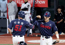 [Photo] Go Seung-min's go-ahead two-RBI double: "Na Seung-yeop's atonement home run exploded!"