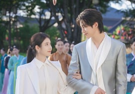 IU ♥ Byun Woo Suk, Business → vợ chồng chính'Ánh mắt ngọt ngào' đã thay đổi như thế nào? [Đại phu nhân của thế kỷ 21]