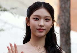 4人组New Jines回归绿灯HARIN，明星排名女子偶像第2位