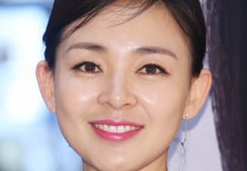 "Para mejorar la potencia sexual.." Modelo japonesa Yano Shiko hace compras en el Mercado Namdaemun de Seúl para regalarle a su esposo Choo Sung-hoon '¿Qué habrá sido?' [Pien Sseu Taeng]