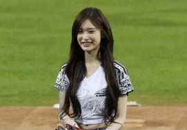[Chụp ảnh] Lee Seo, em út 19 tuổi, wind up