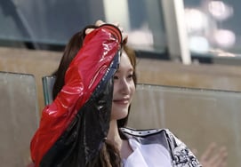 [Foto] La menor del grupo IVE, Lee Seo, en el club del estadio Jamsil