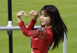 [Photo] Kim Si-eun's 'Lovely Attack'
