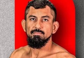 "Saladala" — He fled to a market, but was chased down and shot three times with a gun... Former MMA player brutally killed by armed assailants