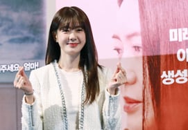 『大学生の娘ママ』イ・ヨウォン、実は18年目の『線を越える良いこと』..「過去のボランティア活動での子どもの名前、今でも覚えている」