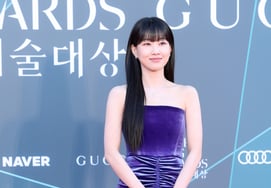 Ha Yoon-kyung, a perfect purple dress [★Photo]