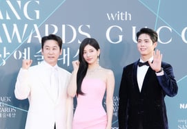 Shin Dong-yeop, Suzy, and Park Bo-gum share the stage at Baeksang for the eighth year [★Photo]