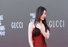Mun Ga-young, llama la atención con un vestido atrevido [★FOTO]