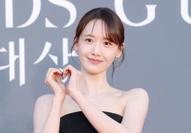 ユナ、いつもセンターの美貌 [★写真]