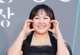 Lee Su-ji, Volhart is cute [★Photo]