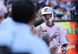 「わぁ」ハンファ、本当に幸運だ！ 23歳の捕手がOPSでリーグトップ10が目前だなんて··· 1Gで3安打を打っても燃え上がる 「4安打はまだ打ったことがない、やってみる」" [大田現場]