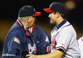 "与奉重根结缘"MLB2504胜名将，享年84岁，永眠"引领ATL全盛期的优秀教练，一直信任选手的教练"