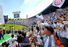 'With' New History at Jamsil Stadium! 'Thrilling Winning S' Doosan Bears Manager Kim Won-hyung Sends Gratitude to Home Fans → Now Faces Fateful Three-Game Series Against KIA, Currently Tied for 5th Place