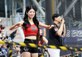 [相片儿] "哪怕是本垒打出局？  怎么可能！' 克奇·申世熙