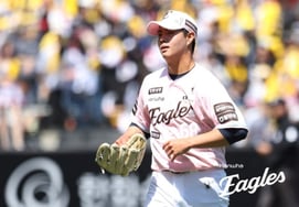 Wow. Có đúng là xuất thân từ tuyển thủ Yook Sung không vậy? Park Joon Young (Hanhwa) tung cú strike đầu tiên 56% → 5 hiệp không để mất điểm" giữ lời hứa [hiện trường Daejeon]