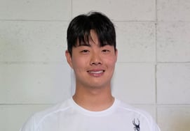 "I'm quite cheerful." Even in this historic first for the KBO, Park Jun-young of Hanwha beamed with a smile! He also enjoyed the pressure. "I was really nervous and scared..." [Daejeon Field]