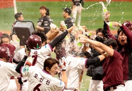 [Foto] «¡Hasta la bomba de agua es divertida!» ¡Terminó con un gran slam! An Chi-hong