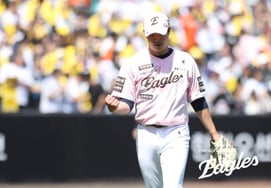 'I should have tried it sooner' Debut victory sparks 'Fire Park Jun-young' — Could 'Rookie Hitter Award' go to Bae Seung-soo?