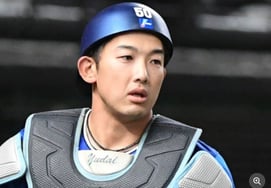 "The biggest shock, I thought it was fake news": Japanese baseball stunned by GG catcher trade; player says, "It's unjust"