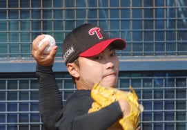 [Chụp ảnh] Kim Yoon Sik 'Bulpen Shing Shing To'
