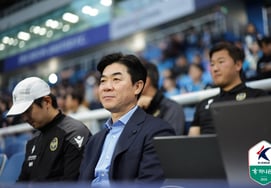 Huấn luyện viên Yoon Jung Hwan bày tỏ sự tiếc nuối trước thất bại của đội bóng trước Pohang" [hiện trường Incheon]