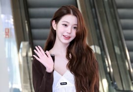 IVEのチャン・ウォニョン『人形の微笑み』 [★フォト]