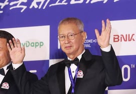 「呼吸がとても速いです」「故・全ユソン、死期直前に看護師に投げた冗談」 [スター・イシュー]