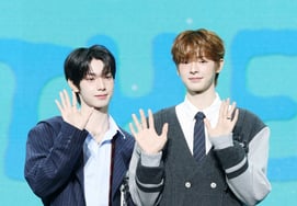 Flare U, Visual Duo Born [★Photo]