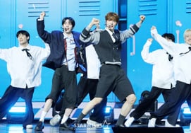 Flare You: Han Sung Ho (FNC) tham gia thử thách cùng Twice'Thích quá đi mất' [hiện trường ngôi sao]