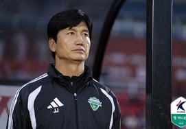 25 disparos de Jeonbuk sin anotar... una exhibición de paradas que incluso el rival admiró: «Si no fuera por Kim Hyung-geun...» [En el lugar de Bucheon]