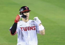 “Hong Chang-gi se disculpó” tras la controversia de los insultos: descenso a la novena posición, múltiples entradas en base y fin de la racha de tres victorias consecutivas del líder de la selección nacional, Jin-hae-min, quien transmitió el mensaje con sinceridad.
