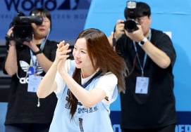 [Foto] 'Un disparo, un golpe' Solji