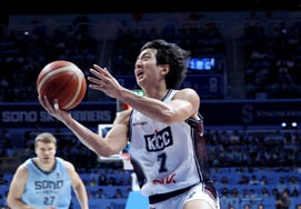 [De un vistazo] «¡No hay otro Peter Pan!»: Heo Hun volando
