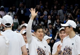 "KBL首位在某球队获得选手→教练→教练冠军"的李尚敏说:"差点以教练的身份再次夺冠……"