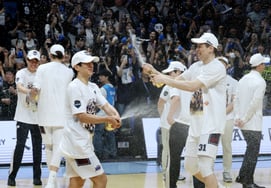 [フォト] シャンパン発射「私たちがチャンピオンだ！」 ホ・フン
