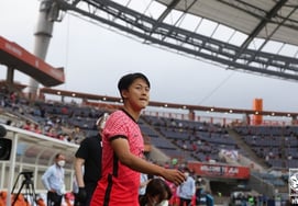 Lee Seung-woo's sincere words: "Of course, I want it, and I am eagerly waiting"... Unfading ambition for the Taegeukgi and the World Cup [Bucheon Field]