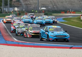 ジーリグループモータースポーツ、TCRワールドツアー初勝利を達成