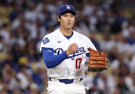 「わ」大谷、7イニングで8K無失点の「幻想投」→イ·ジョンフとの対決結果は「3打数無安打」··· キム・ヘソンはついに欠場 'LAD 4連敗脱出成功'
