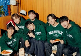 [公式] MONSTA X方面表示:"感谢大家11年以来的支持。所有瞬间都很珍贵。"