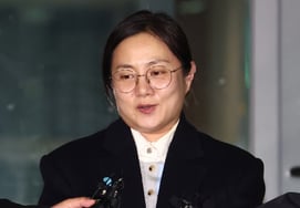 Park Na-rae, appeared before police for the third time yesterday (13th) to address allegations of being the 'sister-in-law with injections'
