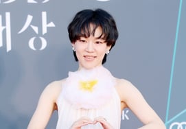 Han Yeri (Hot Cut) tự tin chọn mình là người ăn mặc tệ nhấtĐủ xinh đẹp". [Star Issue]