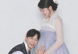 Vợ của Oh Jong Hyuk đang mặc Hanbok trong họa báo mang thai lần thứ hai"Chờ đợi một mối tình khác"